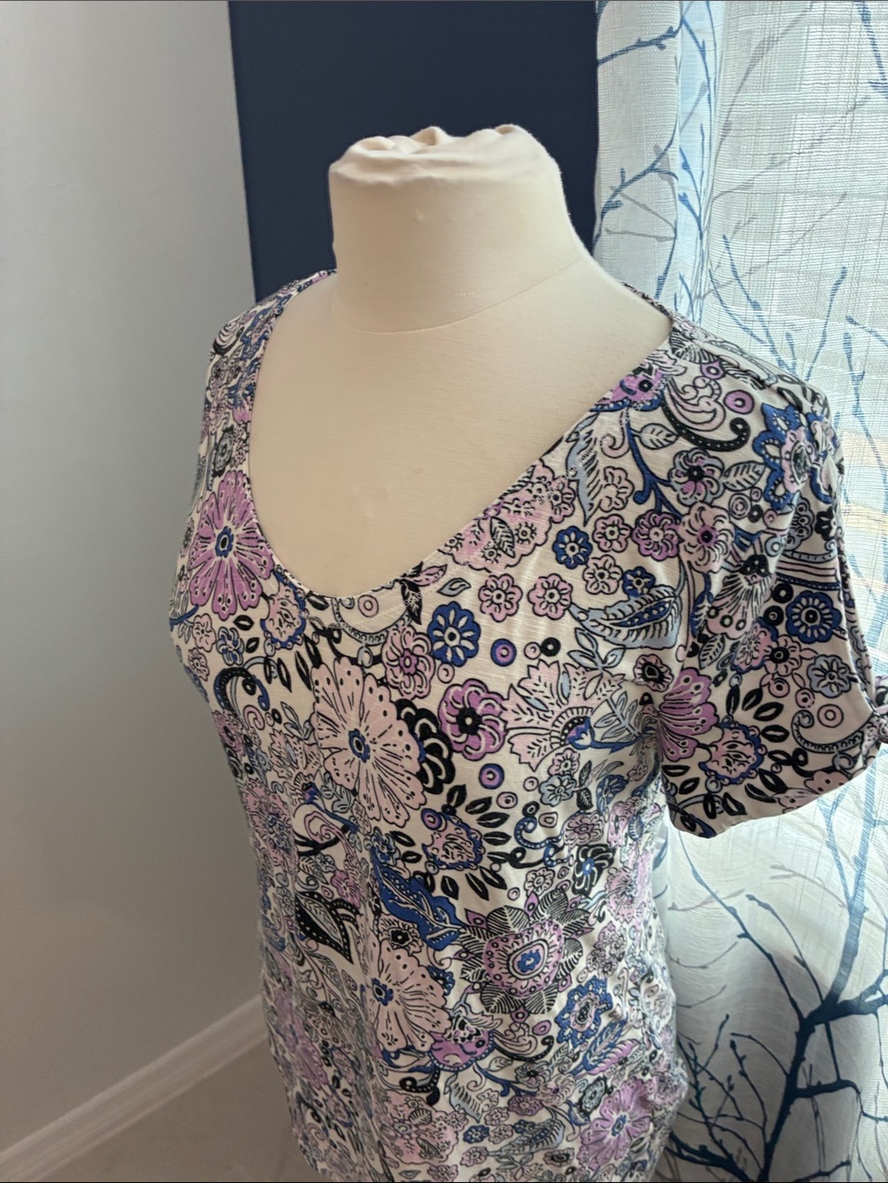 Talbots Floral V-Neck Women’s Top in Lavender and Blue